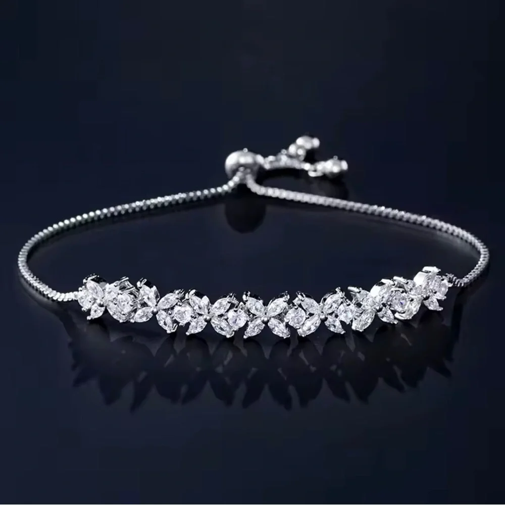 Sterling silver and shiny cz stones bracelet, new